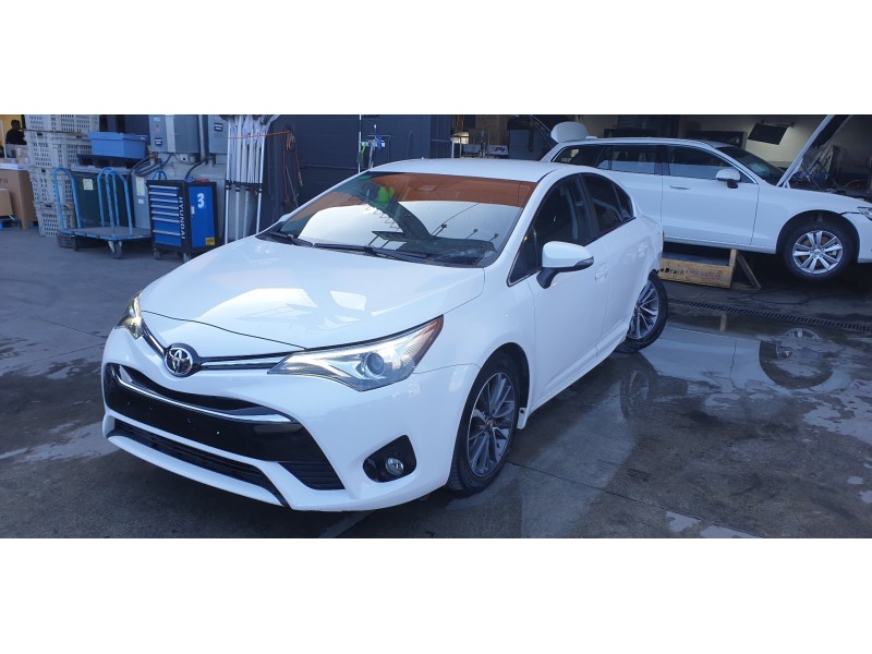 toyota avensis del año 2017