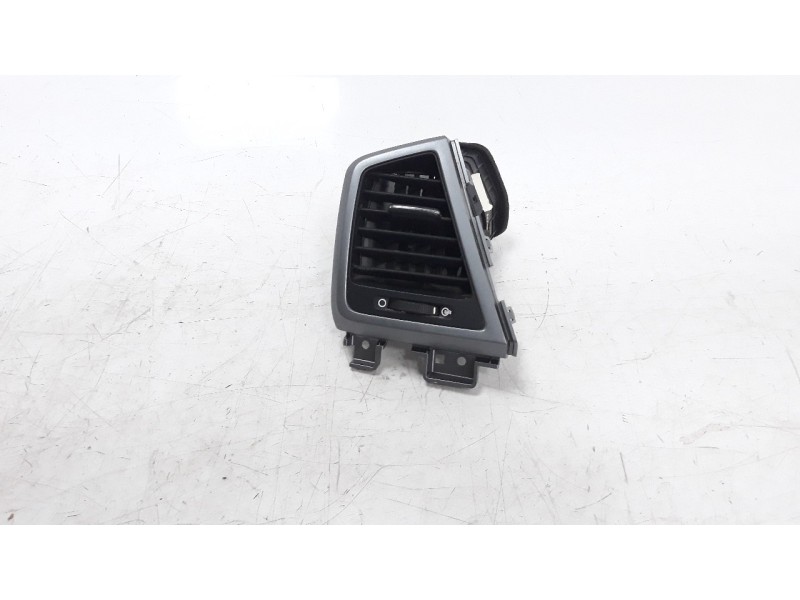 Recambio de rejilla aireadora para hyundai tucson 1.6 cat referencia OEM IAM D79748000  