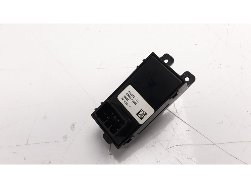 Recambio de mando elevalunas trasero izquierdo para kia cee´d 1.6 crdi cat referencia OEM IAM 93580A2000  
