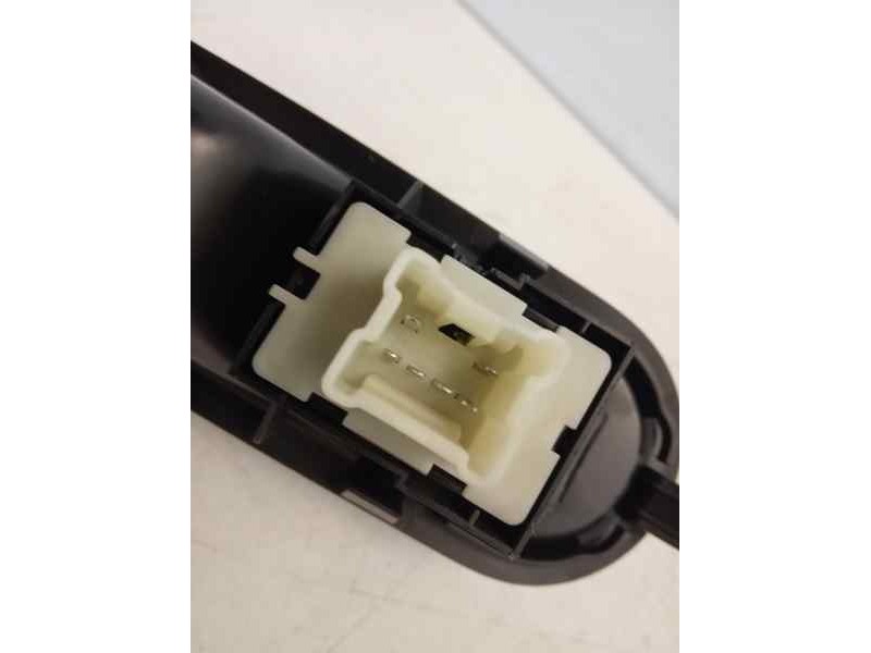 Recambio de mando elevalunas delantero derecho para renault twingo iii luxe referencia OEM IAM 809603714R  