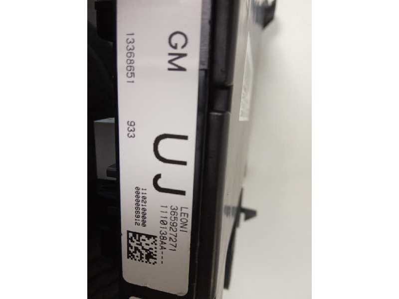 Recambio de caja reles / fusibles para opel astra j lim. excellence referencia OEM IAM 13368651  
