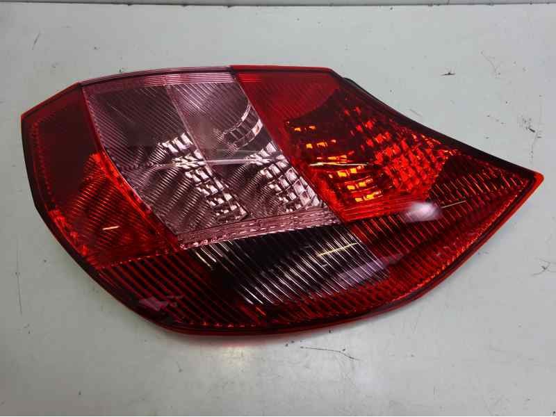 Recambio de piloto trasero derecho para renault scenic ii referencia OEM IAM 8200127702 103F19441772 RN0324153