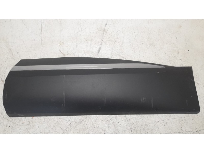 Recambio de moldura para renault captur ii 1.0 tce referencia OEM IAM 828779913  