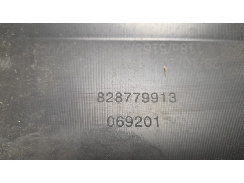 Recambio de moldura para renault captur ii 1.0 tce referencia OEM IAM 828779913  
