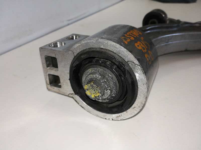 Recambio de brazo suspension inferior delantero derecho para opel astra j lim. excellence referencia OEM IAM 13334023 BR1635 