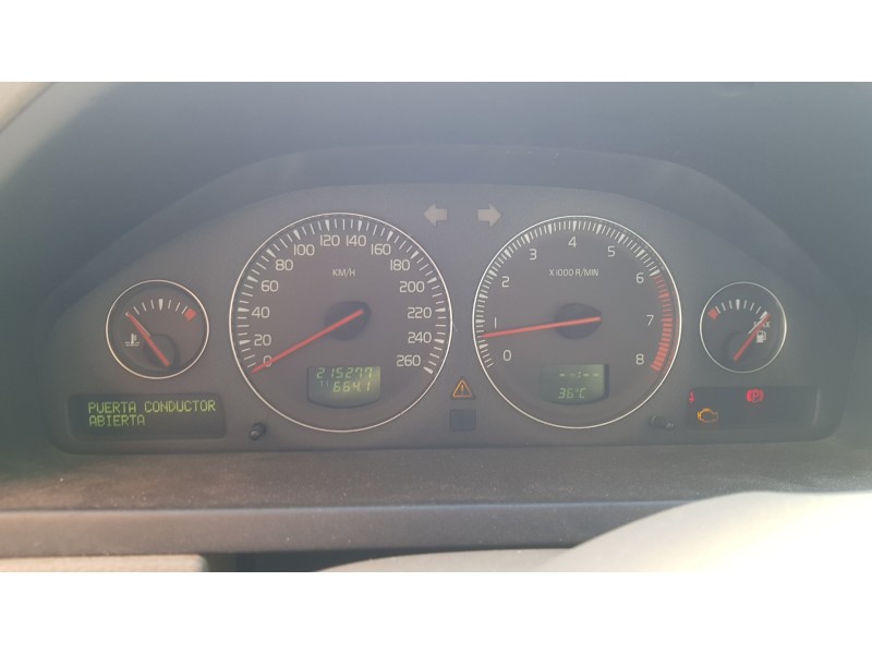 volvo xc90 del año 2004