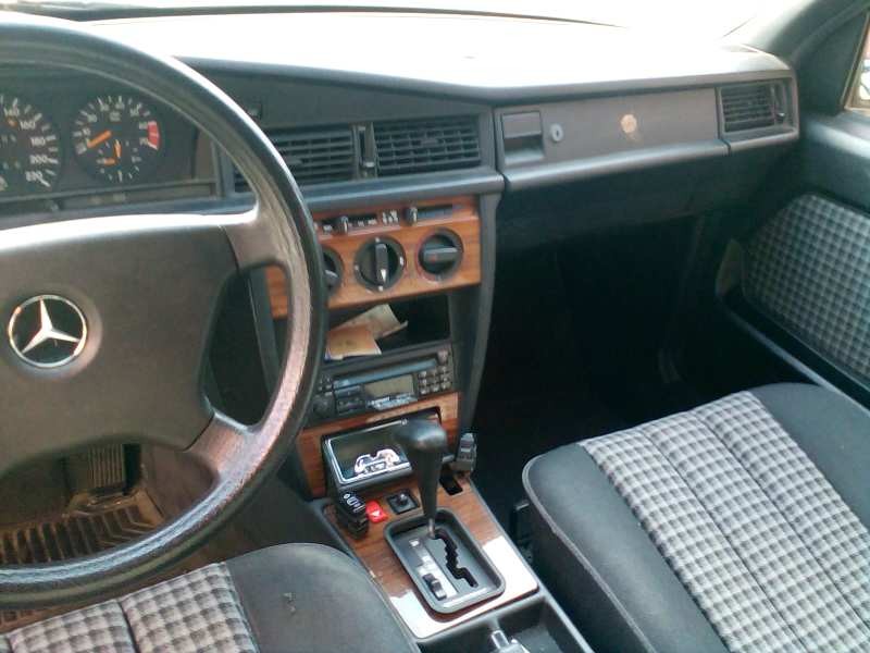 mercedes-benz clase c (w201) berlina del año 1992