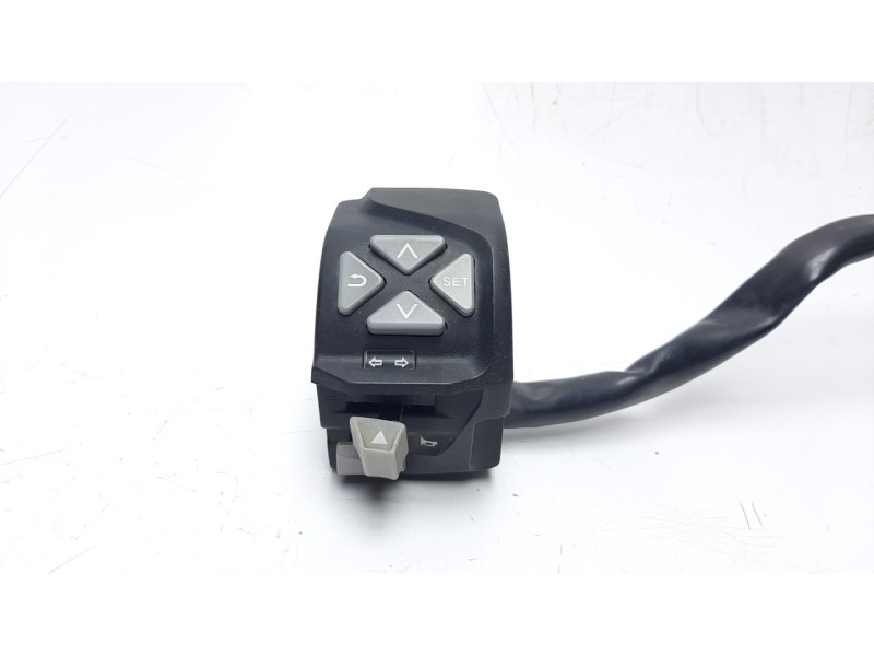 Recambio de piña luces izquierda para ktm 790 adventure referencia OEM IAM 76011170100  