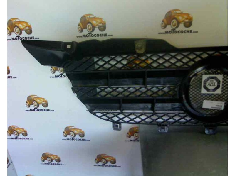 Recambio de rejilla delantera para mercedes-benz sprinterii caja cerrada (desde 01.06) referencia OEM IAM 9068800385 107131805 M