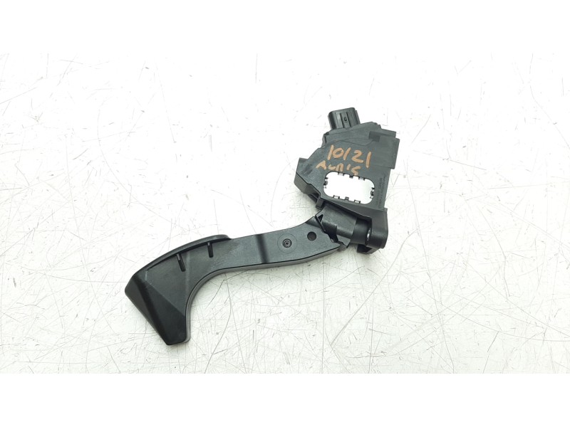 Recambio de potenciometro pedal para toyota auris hybrid active referencia OEM IAM 7811002120  