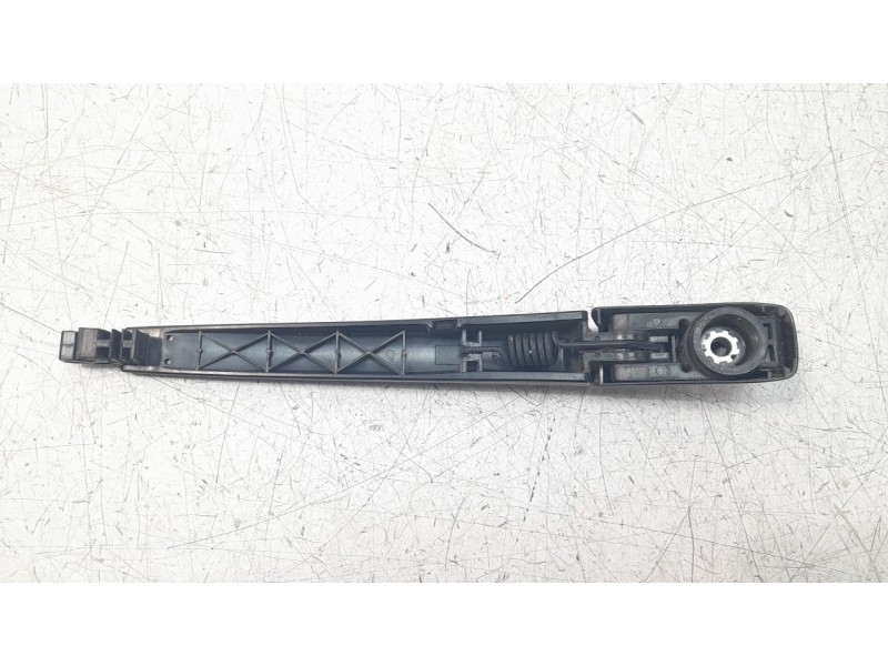 Recambio de brazo limpia trasero para toyota corolla (e21) referencia OEM IAM 8524102080  