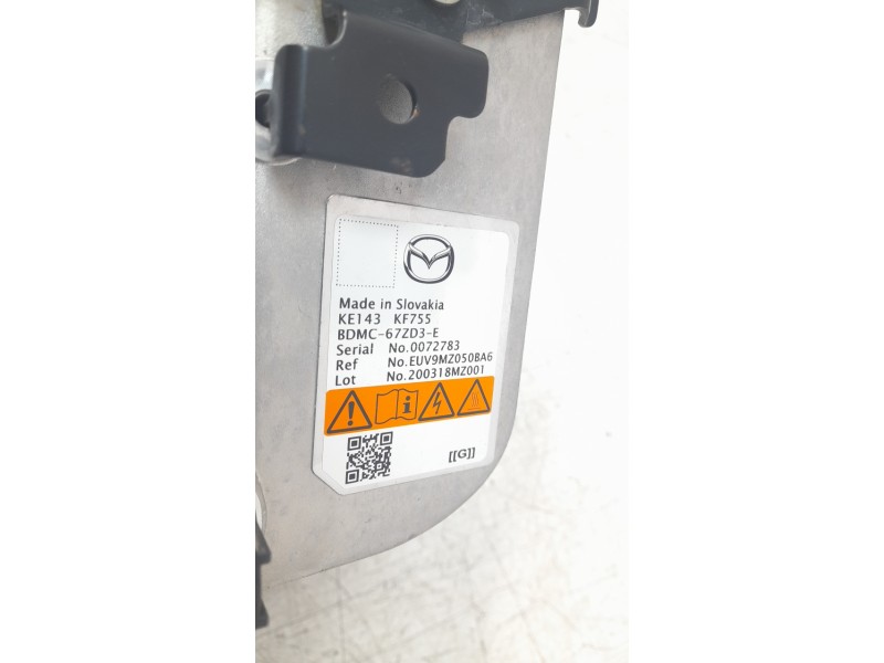 Recambio de inversor para mazda 3 sedán (bp) referencia OEM IAM BDMC67ZD3E  
