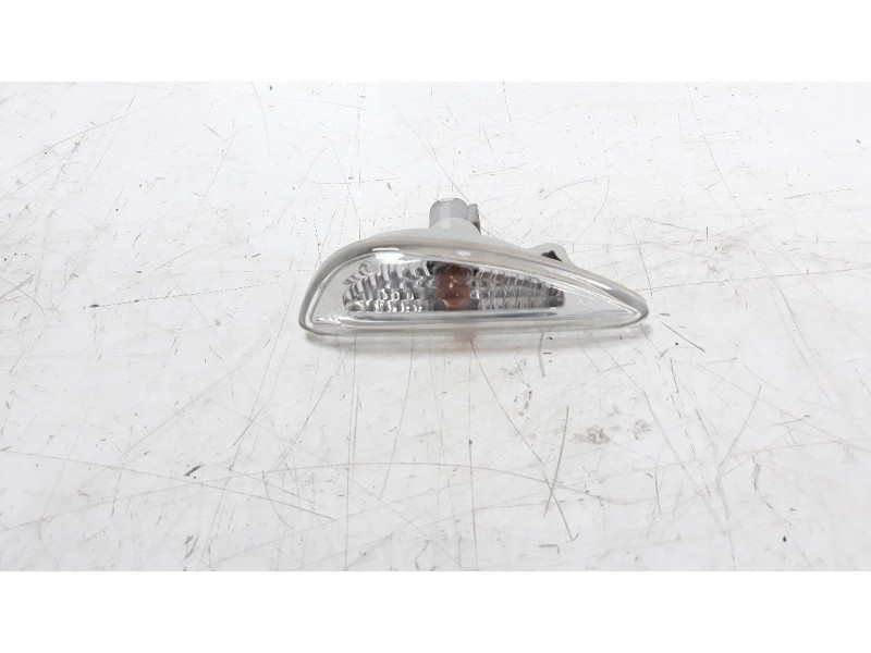 Recambio de piloto lateral izquierdo para hyundai tucson 1.6 cat referencia OEM IAM 923031R0  