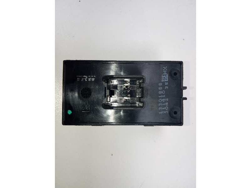 Recambio de mando elevalunas trasero derecho para opel astra j lim. excellence referencia OEM IAM 13301888  