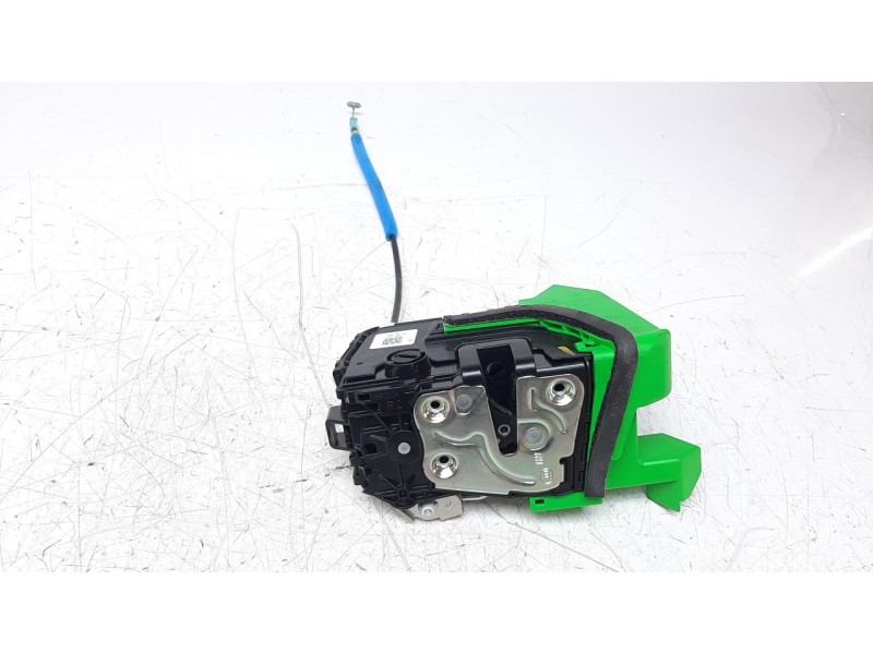 Recambio de cerradura puerta trasera derecha para hyundai tucson referencia OEM IAM 81420N7000  