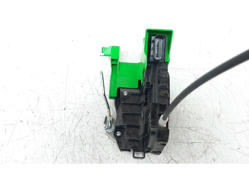 Recambio de cerradura puerta trasera derecha para hyundai tucson referencia OEM IAM 81420N7000  