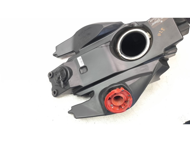 Recambio de deposito combustible para bmw f 800 r f 800 r referencia OEM IAM 16118529408  