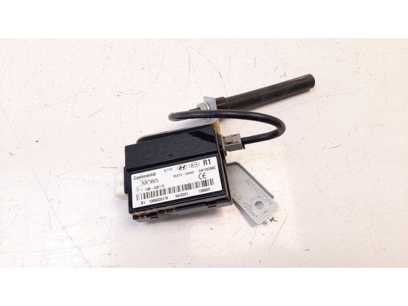 Recambio de antena para hyundai ix35 1.7 crdi cat referencia OEM IAM 954702S000  
