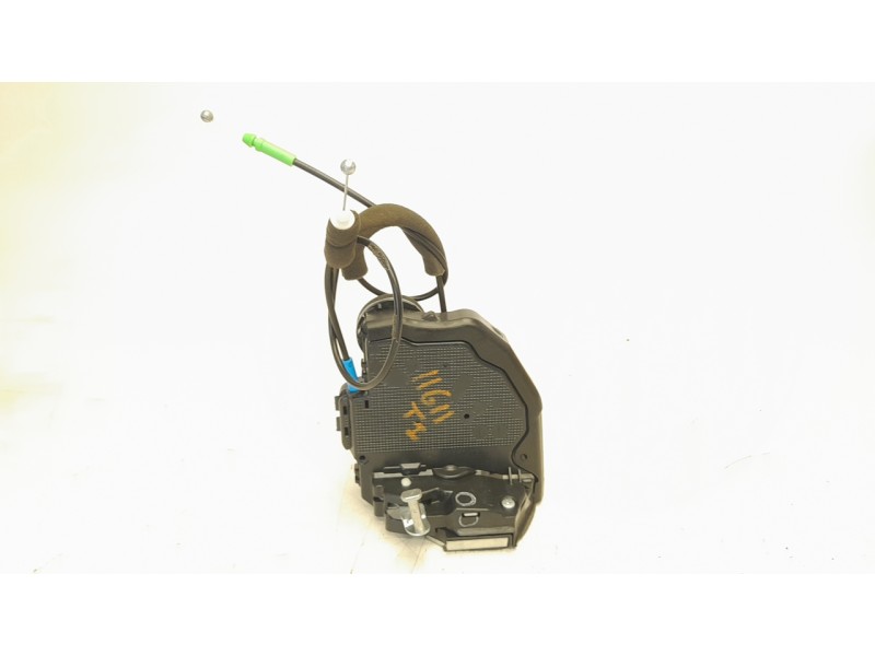 Recambio de cerradura puerta trasera izquierda para toyota corolla (e21) referencia OEM IAM 6906002580  