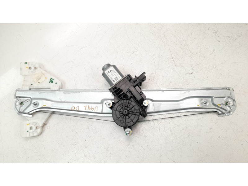 Recambio de elevalunas delantero derecho para hyundai tucson referencia OEM IAM 82404N7000  