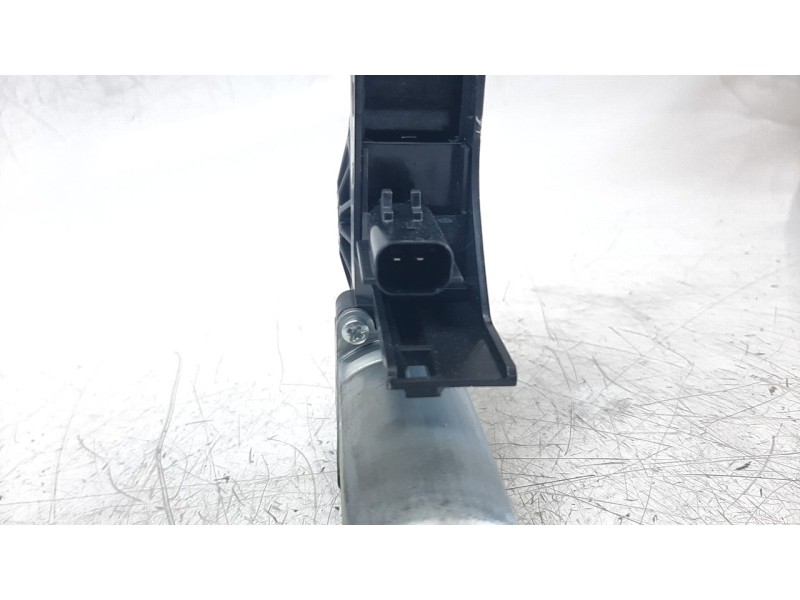 Recambio de motor elevalunas trasero izquierdo para jeep compass ii 1.6 m-jet cat referencia OEM IAM E82163100  