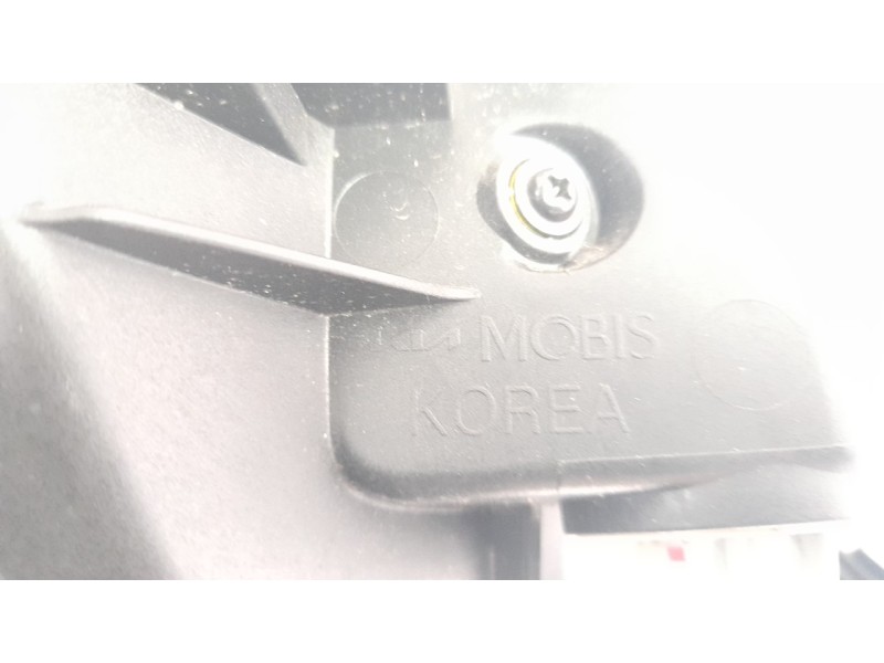 Recambio de piloto trasero derecho paragolpes para kia niro referencia OEM IAM 92406AT100  