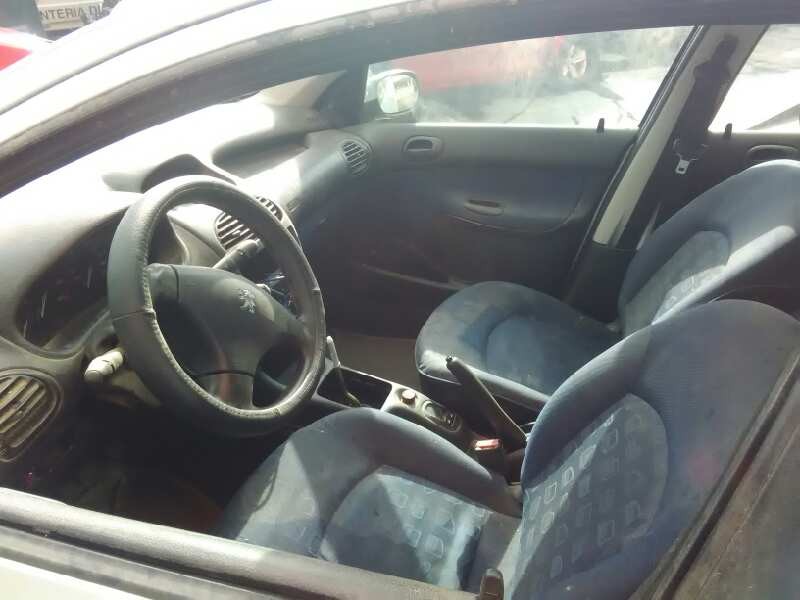 peugeot 206 berlina del año 1998