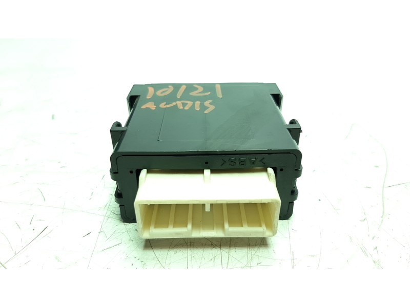 Recambio de rele para toyota auris hybrid active referencia OEM IAM 8594002060  