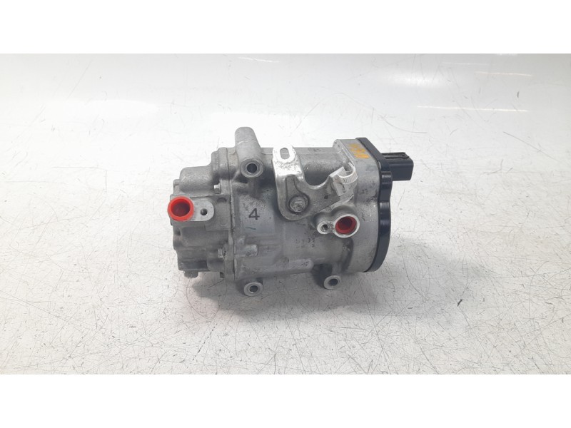 Recambio de compresor aire acondicionado para toyota corolla (e21) referencia OEM IAM 8837012080  
