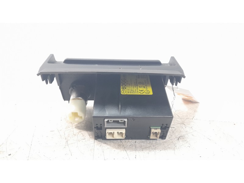 Recambio de modulo electronico para mazda 3 sedán (bp) referencia OEM IAM BDGG669U0  
