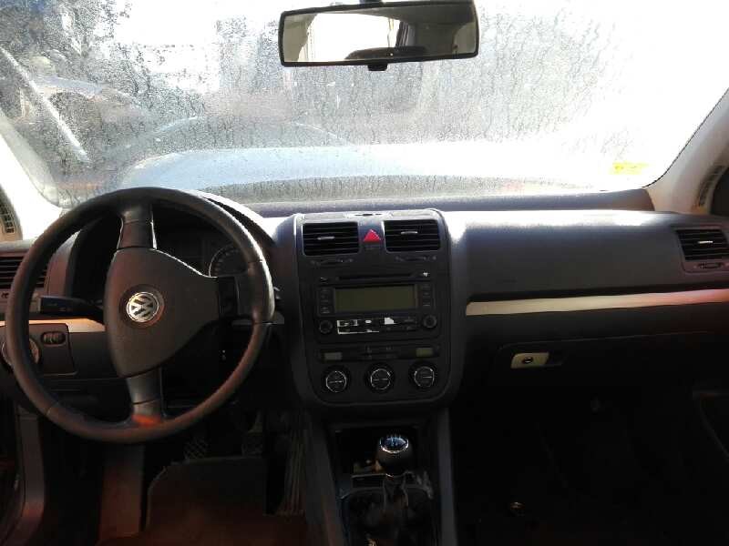 volkswagen golf v berlina (1k1) del año 2005