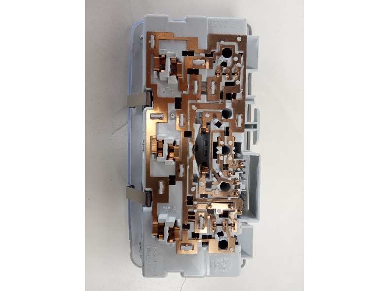 Recambio de luz interior para opel astra j lim. excellence referencia OEM IAM 1673520  