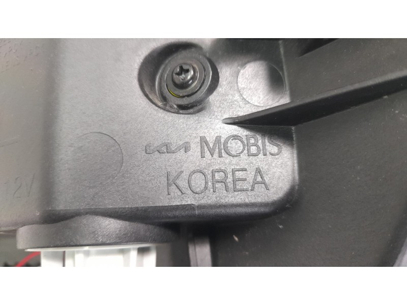 Recambio de piloto trasero izquierdo paragolpes para kia niro referencia OEM IAM 92405AT110  