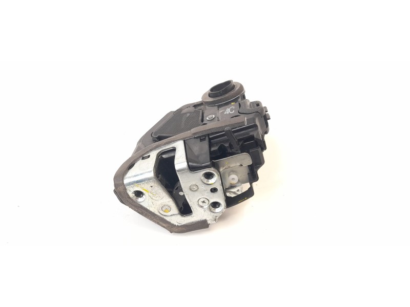 Recambio de cerradura puerta trasera izquierda para toyota auris touring sports (e18) hybrid active referencia OEM IAM 690600505