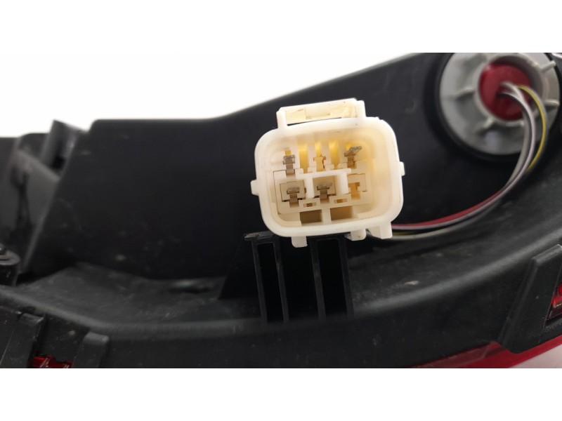 Recambio de piloto trasero izquierdo paragolpes para kia niro referencia OEM IAM 92405AT110  