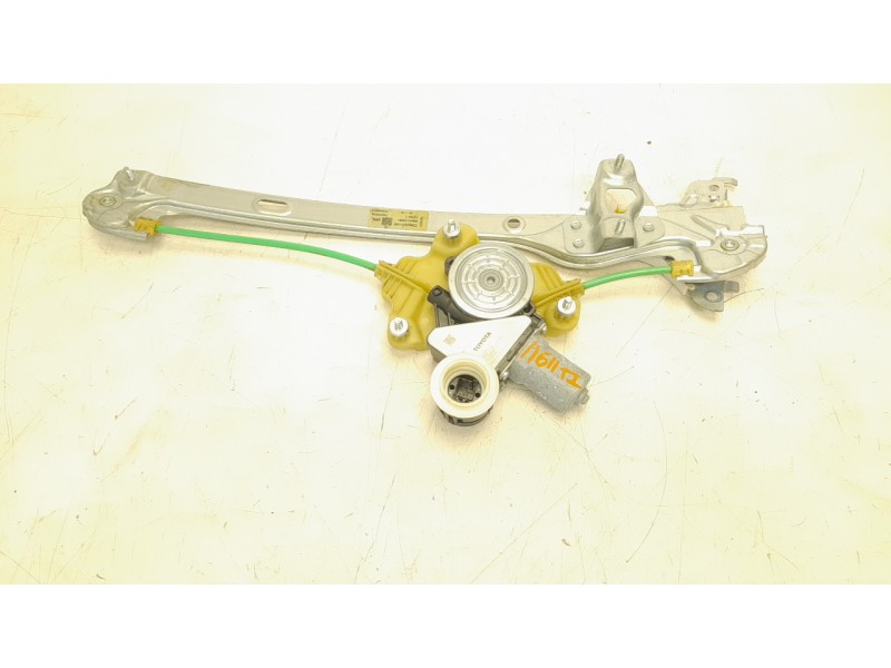 Recambio de elevalunas trasero izquierdo para toyota corolla (e21) referencia OEM IAM 6984002681  