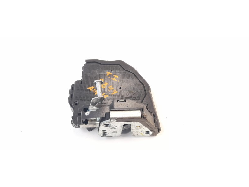 Recambio de cerradura puerta trasera izquierda para toyota auris touring sports (e18) hybrid active referencia OEM IAM 690600505