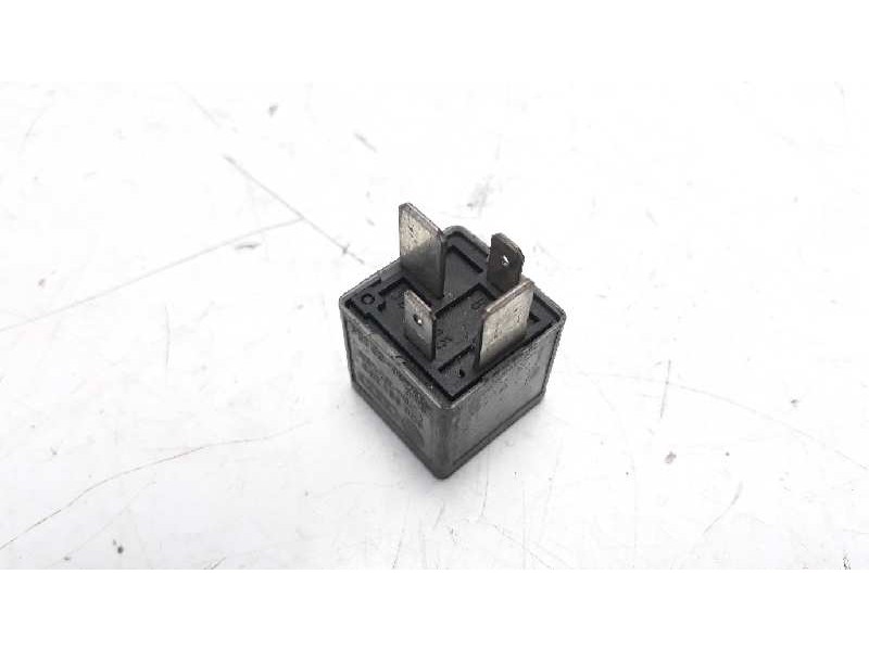 Recambio de rele para audi a4 berlina (b5) referencia OEM IAM 6D0951253 V23134J52X300 370