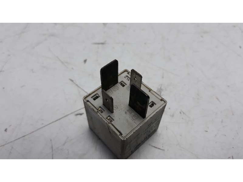 Recambio de rele para audi a4 berlina (b5) referencia OEM IAM 6D0951253 V23134J52X300 370
