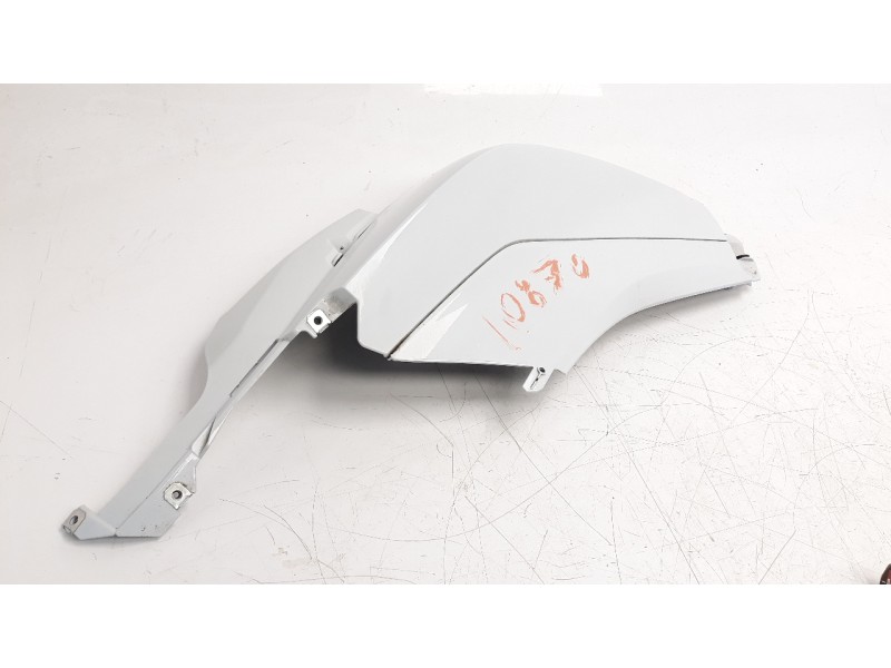 Recambio de moldura para bmw k 1600 gt/gtl referencia OEM IAM 46638557445 46638544361 