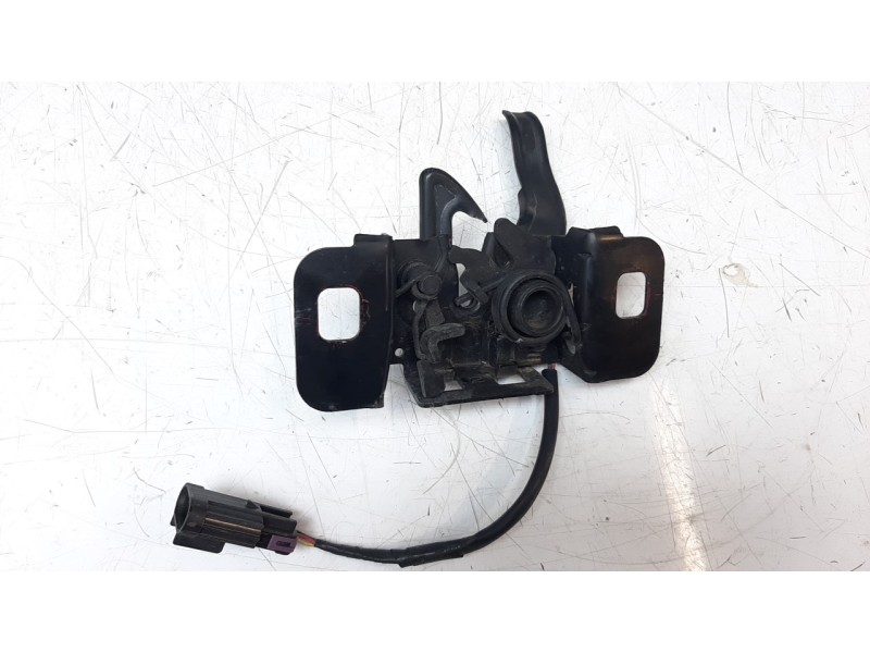 Recambio de cerradura capo para opel astra j gtc 1.6 cdti dpf referencia OEM IAM 39085668  