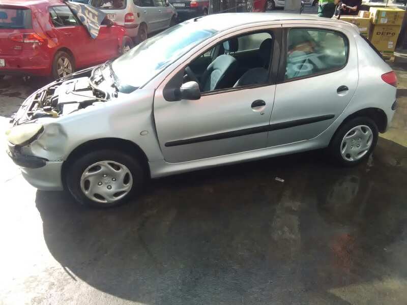 peugeot 206 berlina del año 1998