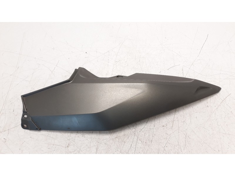 Recambio de moldura para bmw k 1600 gt/gtl referencia OEM IAM 46637710453  