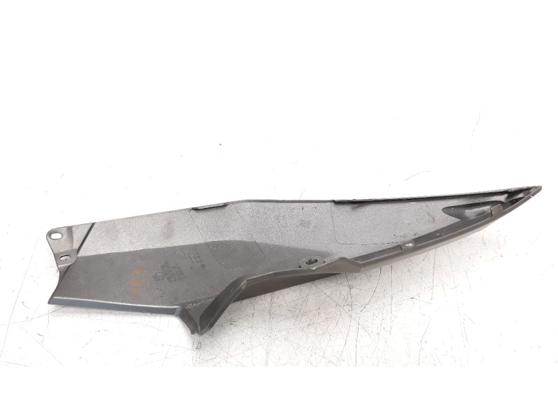 Recambio de moldura para bmw k 1600 gt/gtl referencia OEM IAM 46637710453  