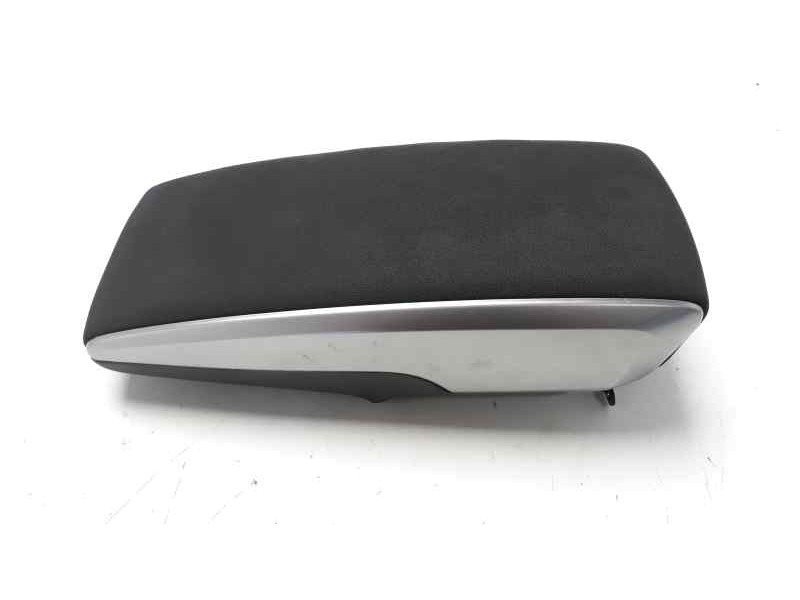 Recambio de apoyabrazos central para toyota verso active referencia OEM IAM 589050F010  