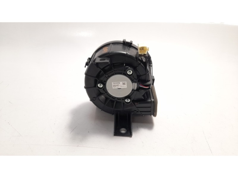 Recambio de ventilador calefaccion para toyota yaris hsd active referencia OEM IAM G923052040  