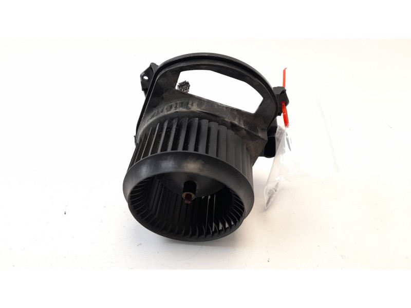 Recambio de ventilador calefaccion para mercedes-benz clase cla (w117) shooting brake cla 200 d (117.908) referencia OEM IAM A24