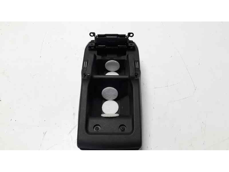 Recambio de apoyabrazos central para toyota verso active referencia OEM IAM 589050F010  