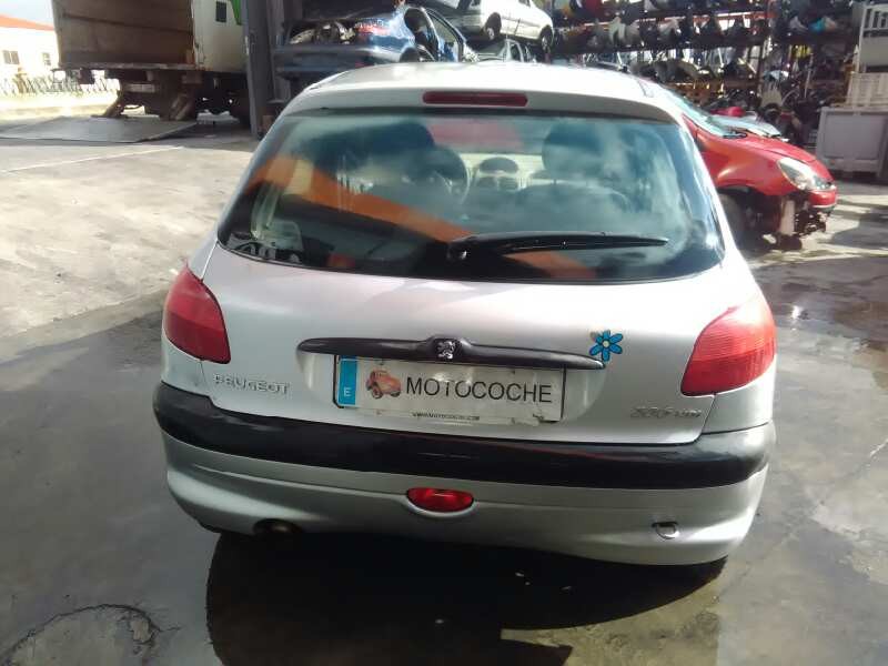 peugeot 206 berlina del año 1998