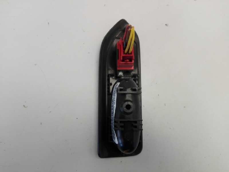 Recambio de mando elevalunas trasero izquierdo para renault laguna (b56) 1.9 dti rxe referencia OEM IAM   